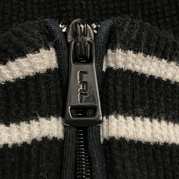 LAUREN ACTIVE-RALPH LAUREN Black-White Striped Long Sleeve Half-Zip Top Sz M - Picture 6 of 6